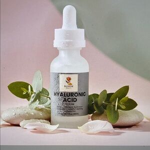 Bloom Hyaluronic Acid Serum - White and Gray